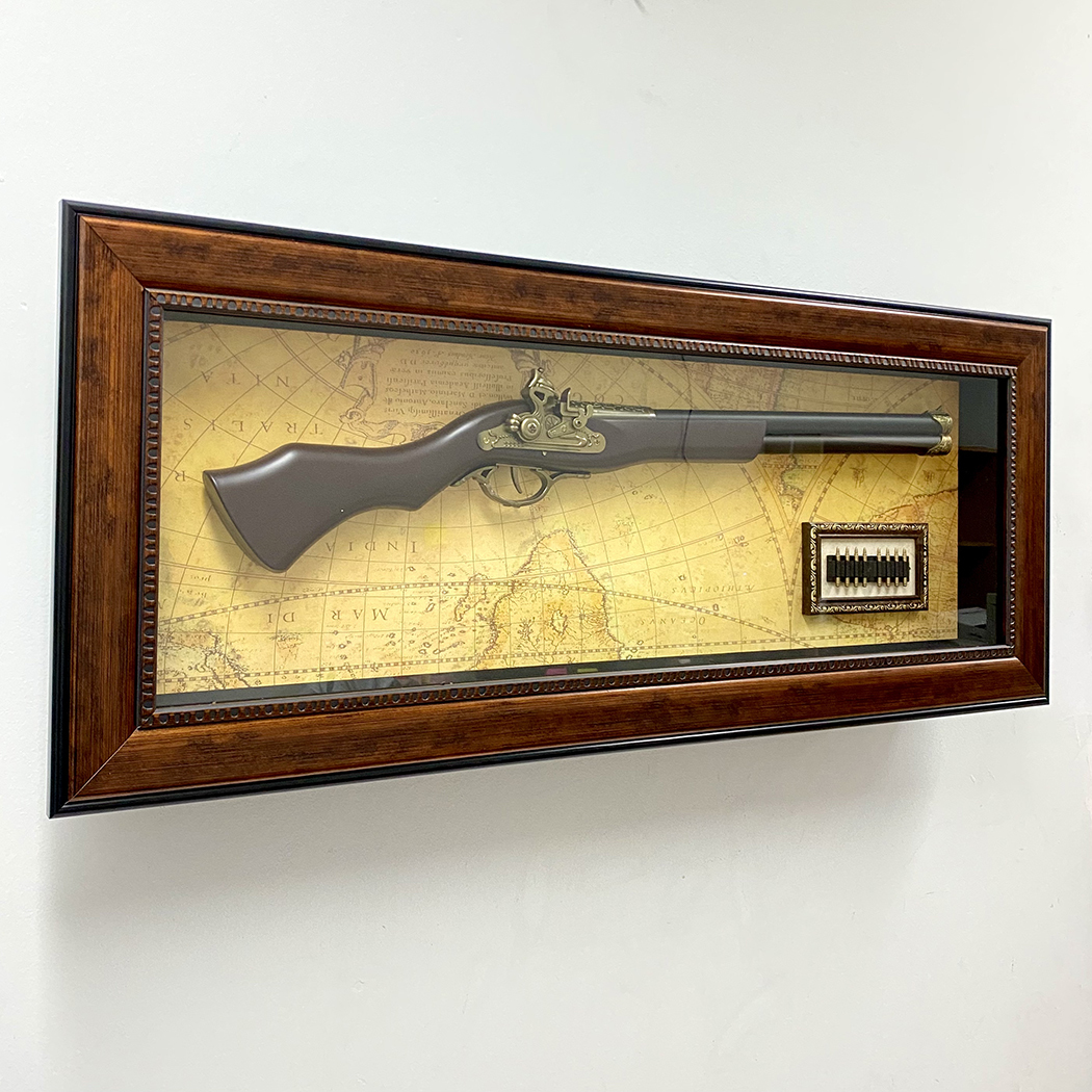   Home Decor Antique Large Plastic Gun Timber Frame with Glass Face