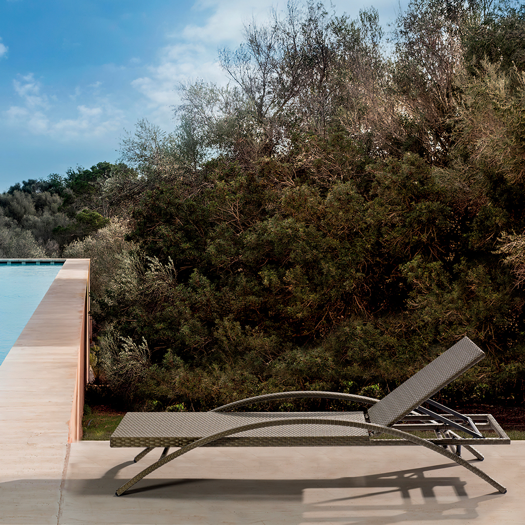   Sinnoh Outdoor Sun Lounge Bed Brown